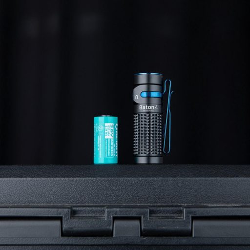 Olight Baton 4 tölthető zseblámpa, fekete