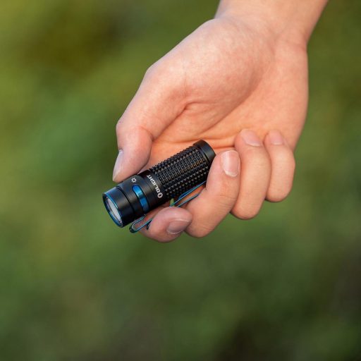 Olight Baton 4 tölthető zseblámpa, fekete