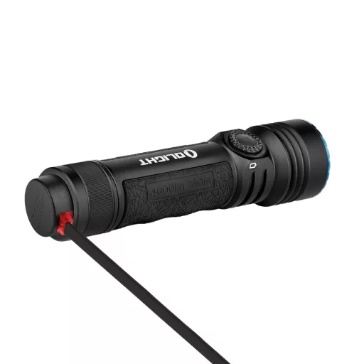 Olight Seeker 4 Pro Cool White tölthető zseblámpa - fekete